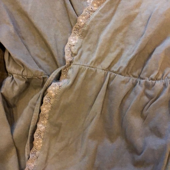 Motherhood Maternity 2 piece nursing leisure wear. - Picture 9 of 9